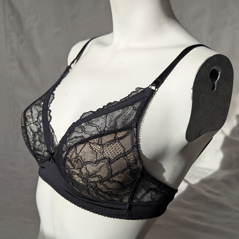 Chic Black Lace Bralette
